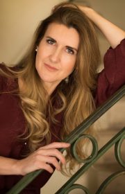 Claire Norton : ©Astrid di Crollalanza Claire Norton : ©Astrid di Crollalanza